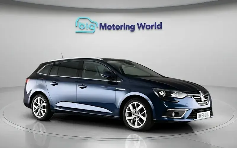 Used Renault Mégane GrandTour Iconic 140 HP (102 kW) 2019 Blue Estate