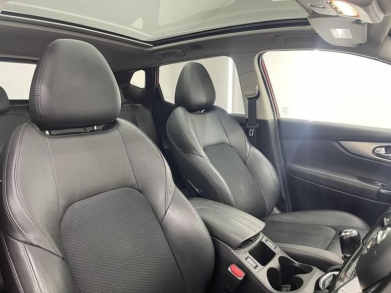 Used Nissan Qashqai N-Connecta 115 HP (84 kW) 2019 Red SUV
