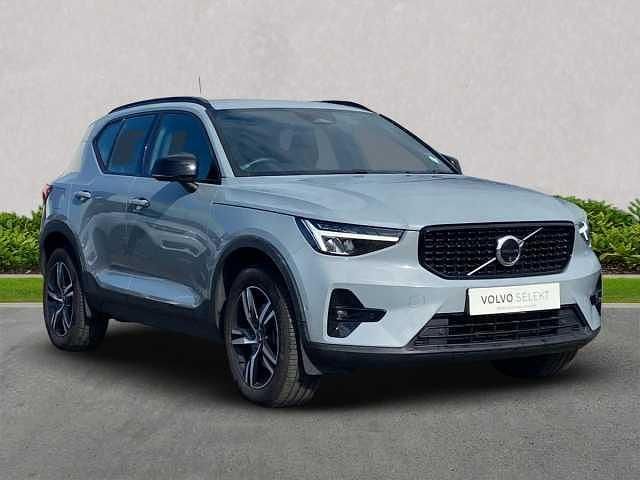 Grey Used 2023 Volvo XC40 Plus SUV | £27,899 (Good price) - Image 1/4