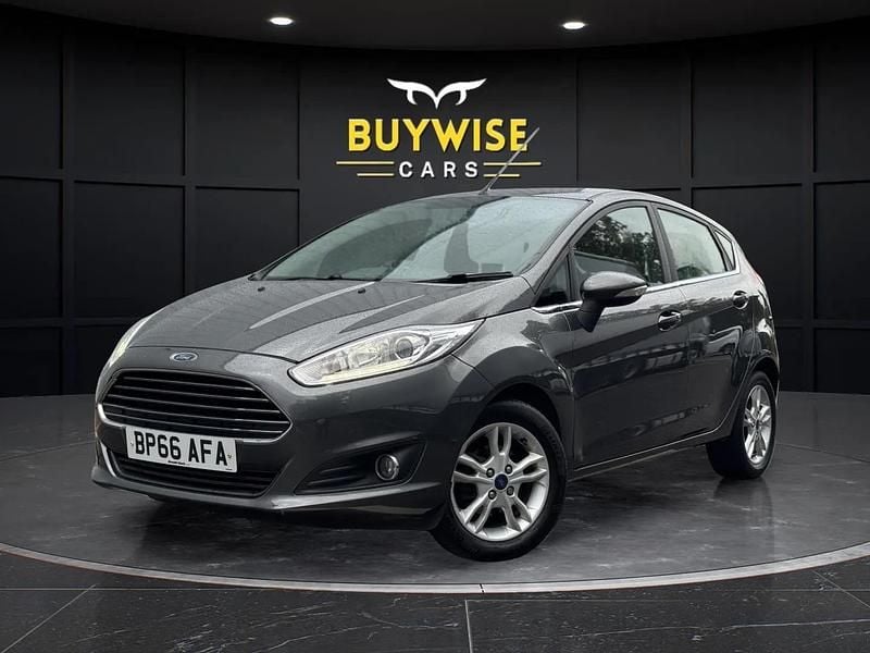 Grey Used 2016 Ford Fiesta Zetec Hatchback | £3,995 (Good price) - Image 1/4