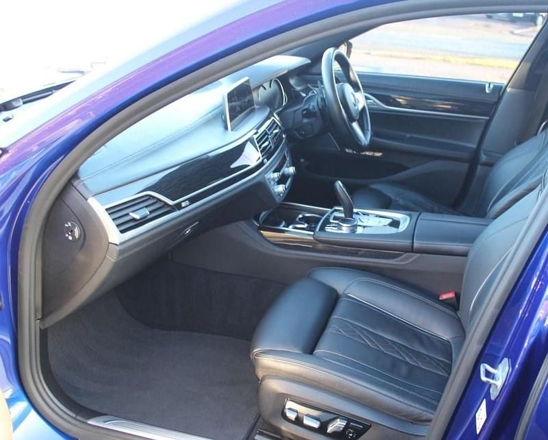 Used BMW 740 M Sport 320 HP (235 kW) 2017 Blue Sedan