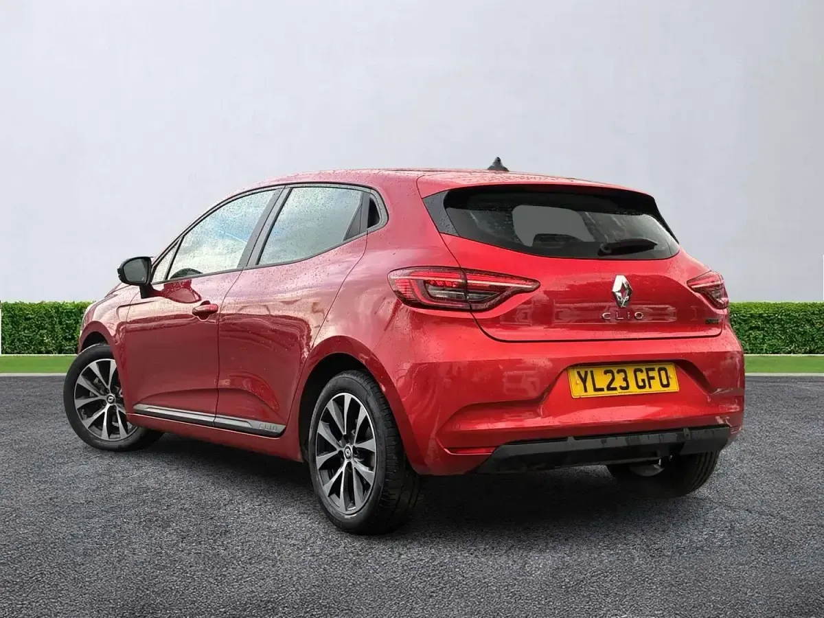 Used Renault Clio Evolution 145 HP (106 kW) 2023 Red  Hatchback