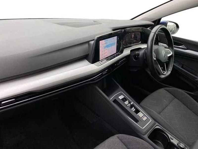 Used VW Golf VIII Life 150 HP (110 kW) 2024 Blue Hatchback