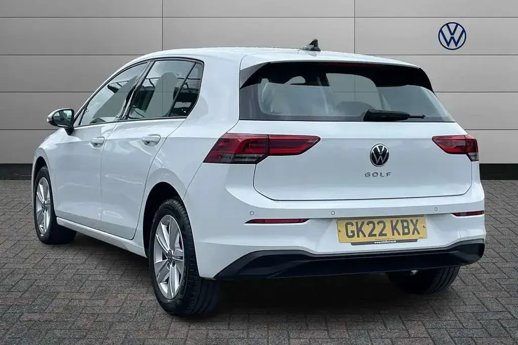 Used VW Golf VIII Life 110 HP (80 kW) 2022 White Hatchback