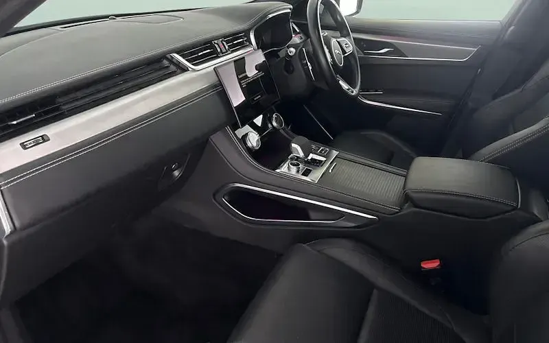 Used Jaguar F-Pace R-Dynamic 204 HP (150 kW) 2024 SUV