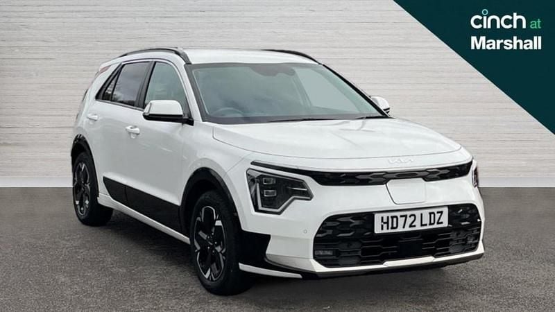 White Used 2022 Kia e-Niro SUV | £20,565 (Good price) - Image 1/4