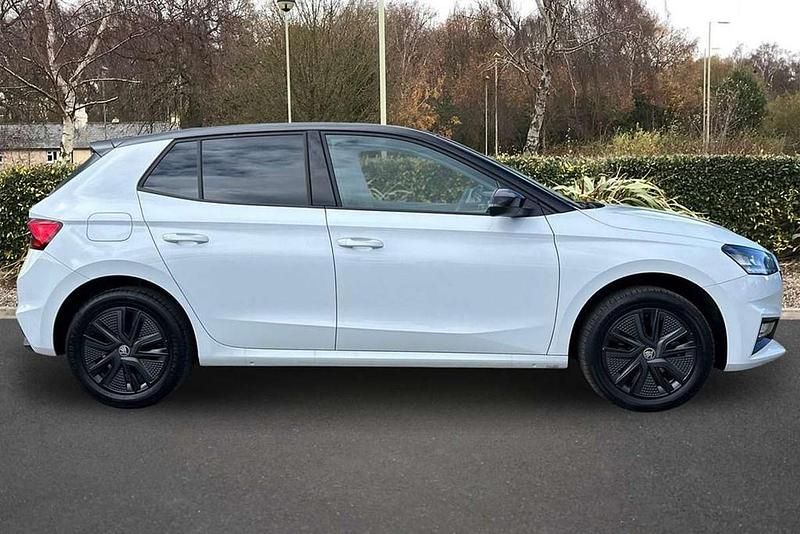 Usado Skoda Fabia Design Edition 113 CV (83 kW) 2025 Blanco Utilitario
