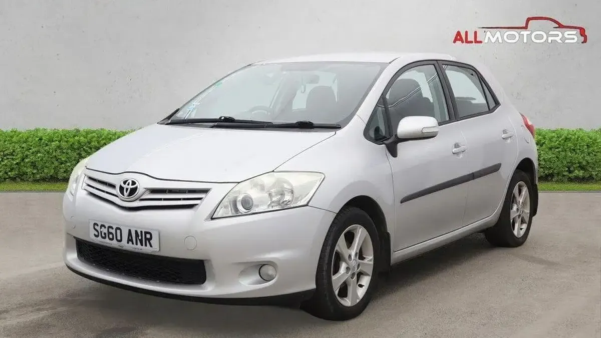 Used Toyota Auris 2010 Silver Hatchback