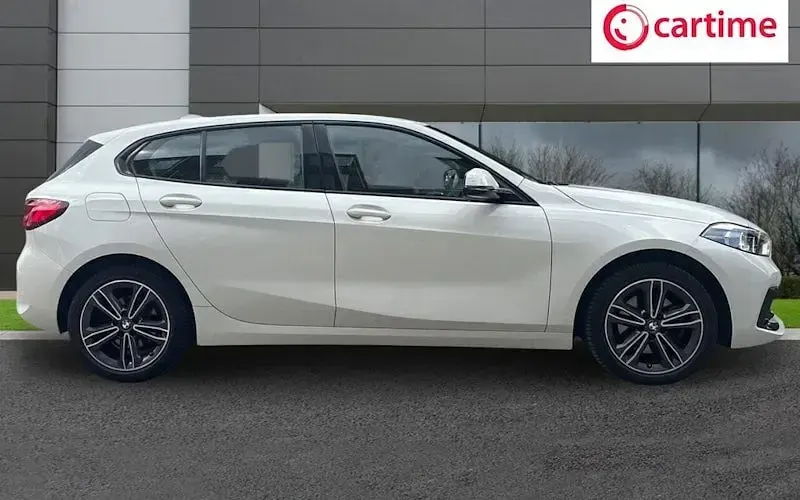 Used BMW 118 Sport Line 136 HP (100 kW) 2024 Hatchback
