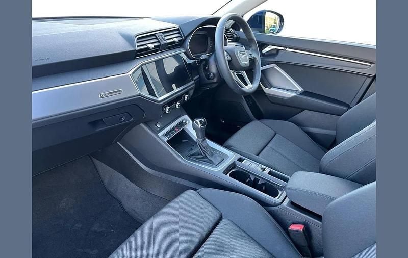 Used Audi Q3 Sport 150 HP (110 kW) 2024 Blue SUV