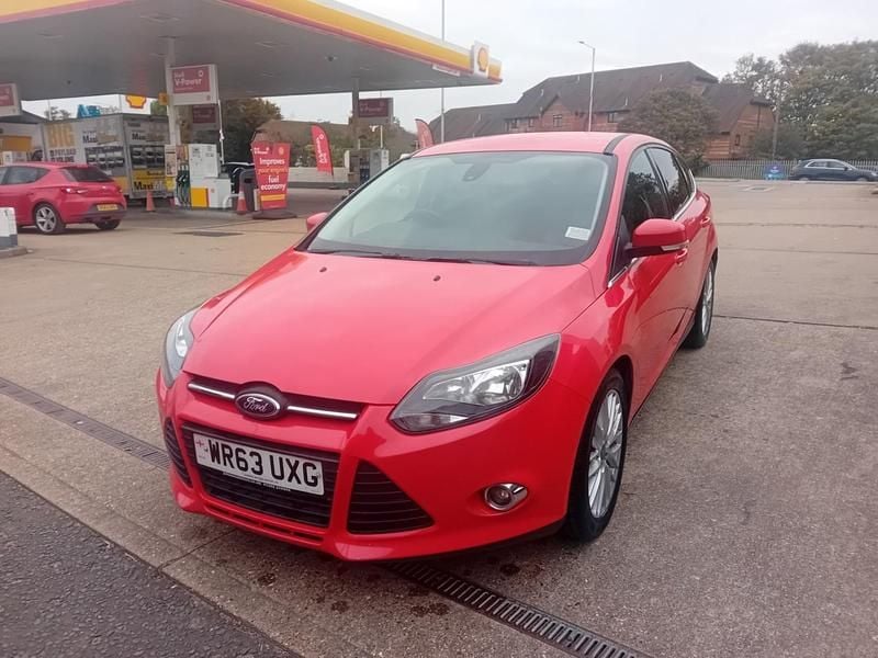 Red Used 2013 Ford Focus Zetec Hatchback | £2,294 (Fair price) - Image 1/4