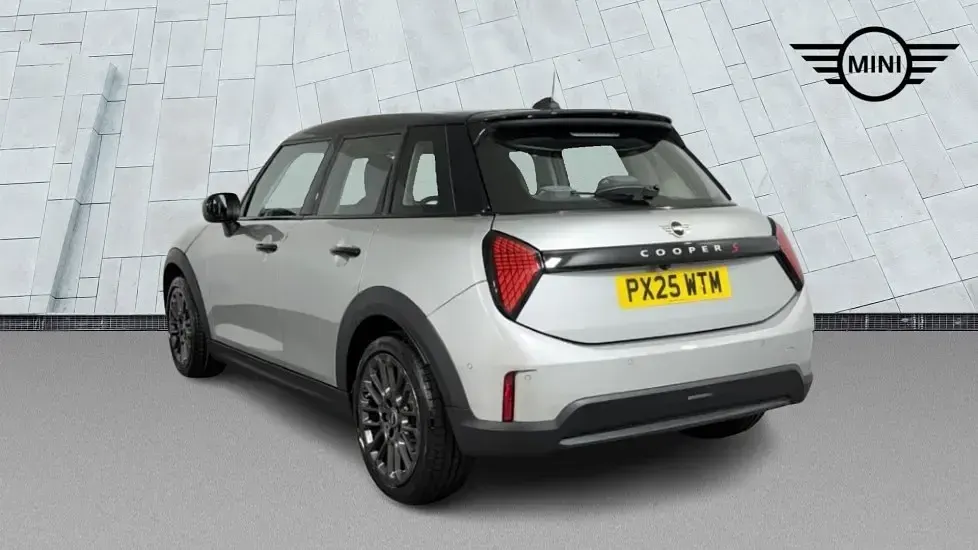 Used Mini Cooper S Hatch 201 HP (147 kW) 2025 Silver Hatchback