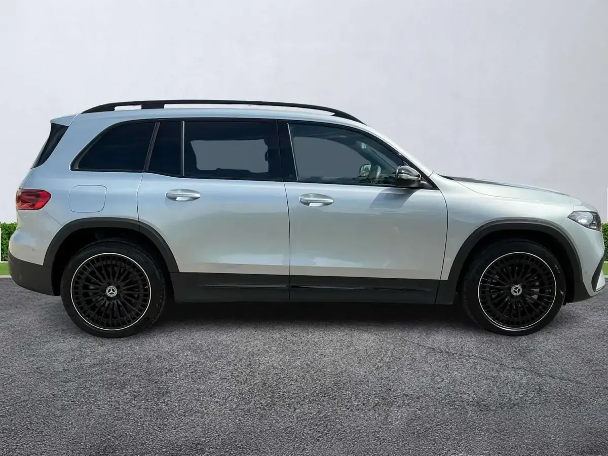 Usado Mercedes EQB250+ Urban 139 kW (190 HP) 2025 Prateado SUV