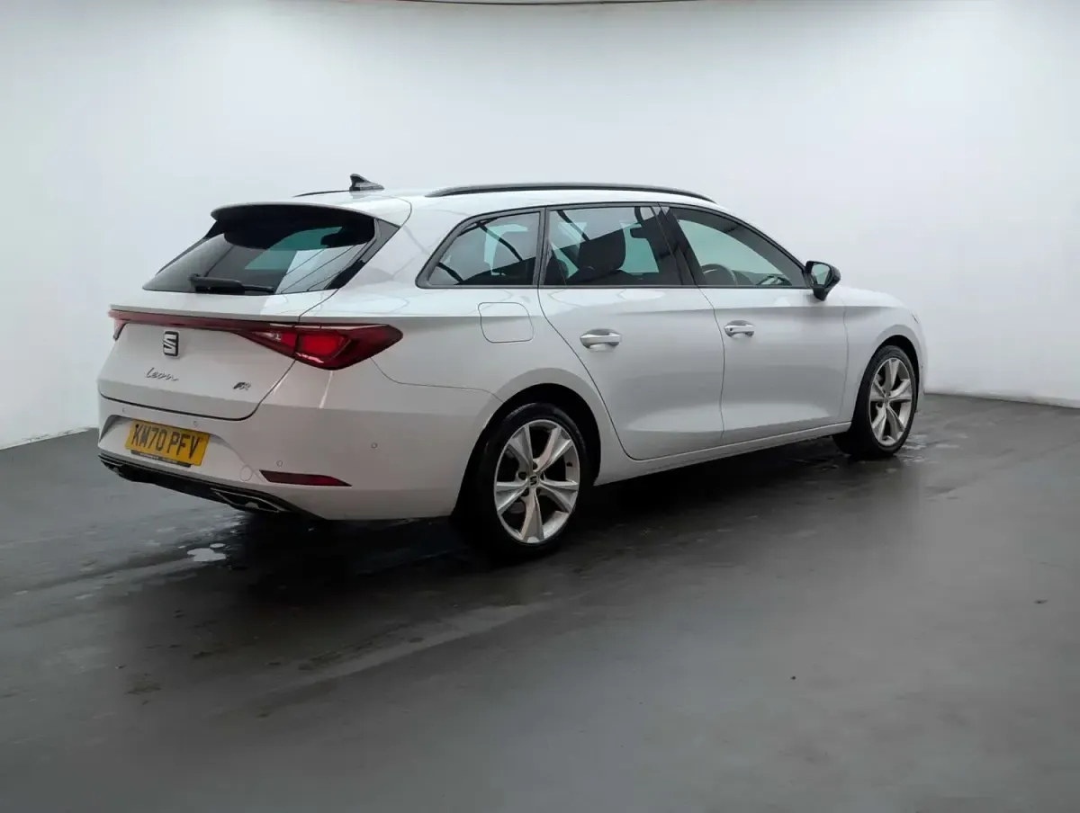 Begagnad Seat Leon FR 150 HK (110 kW) 2020 Vit Kombi