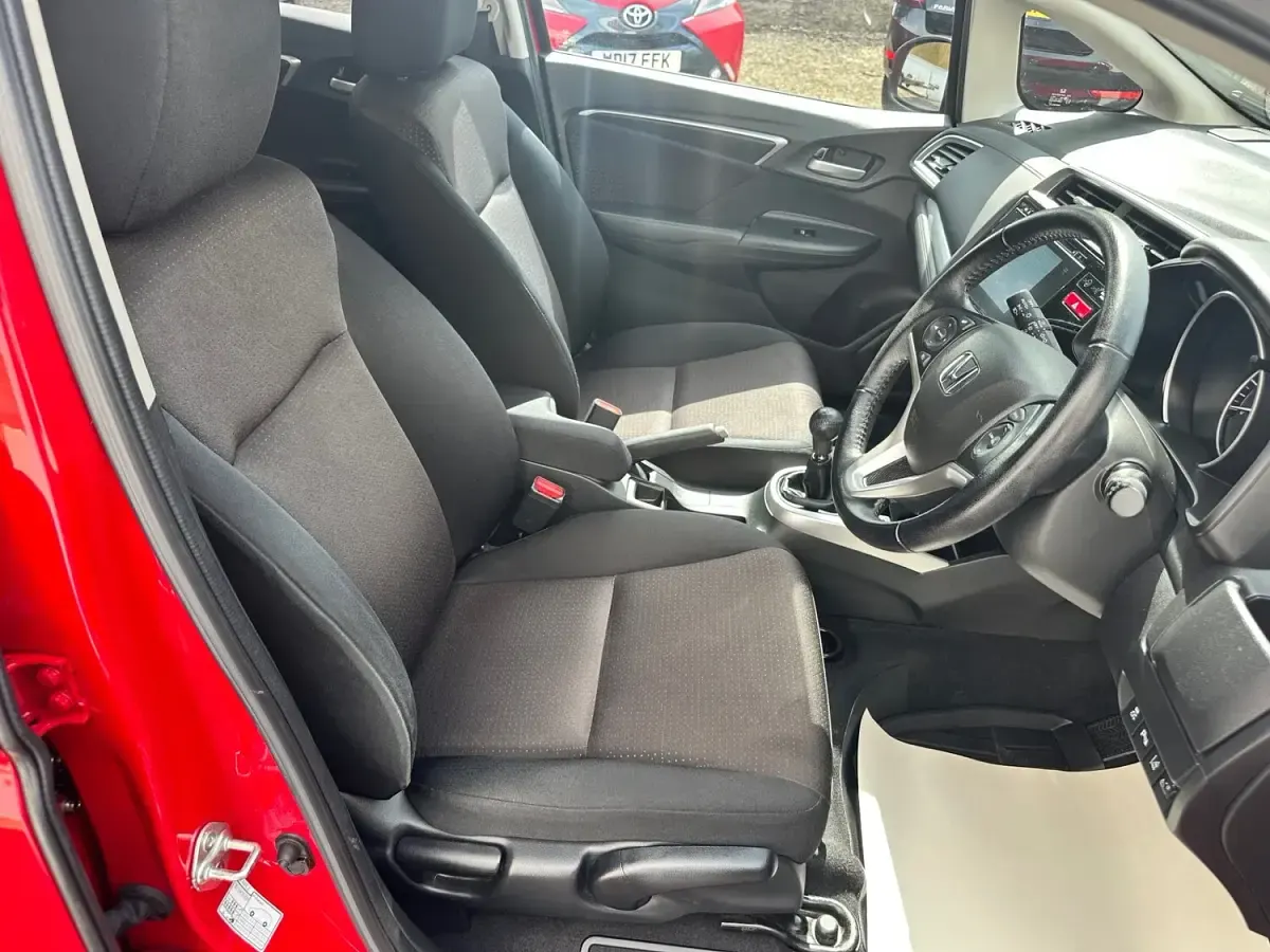 Used Honda Jazz EX 102 HP (75 kW) 2016 Red Hatchback