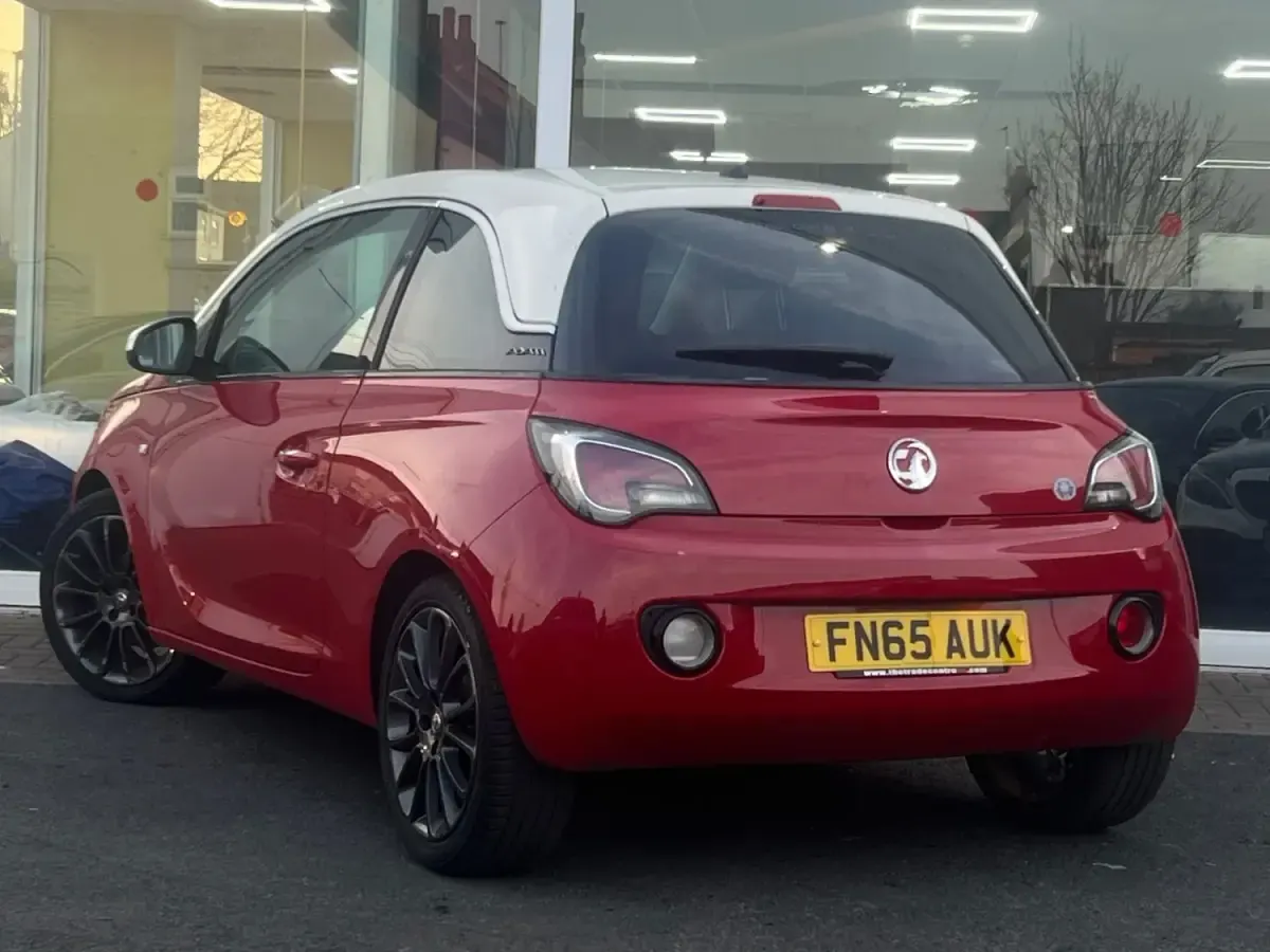 Second-hand Vauxhall Adam Glam 2015 Roșu Hatchback