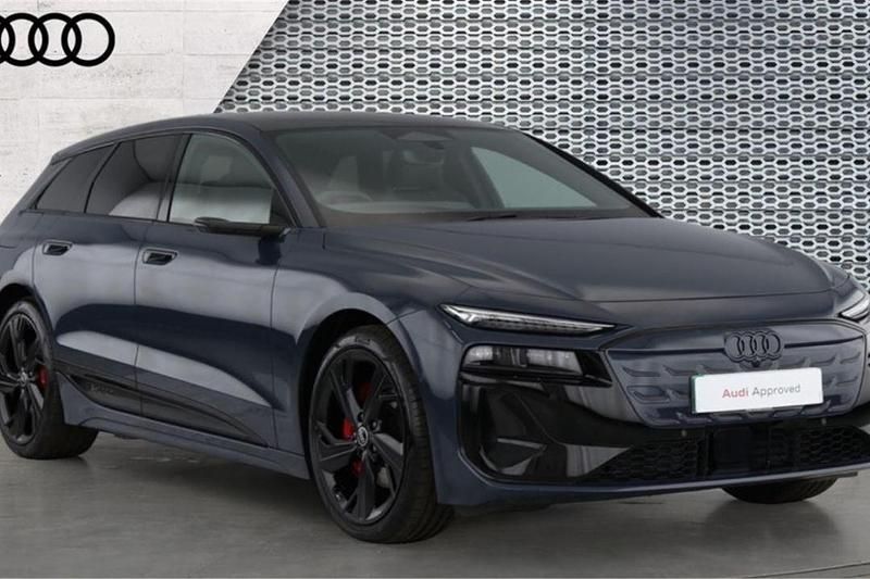 Blue Used 2025 Audi e-tron Performance SUV | £67,070 - Image 1/4