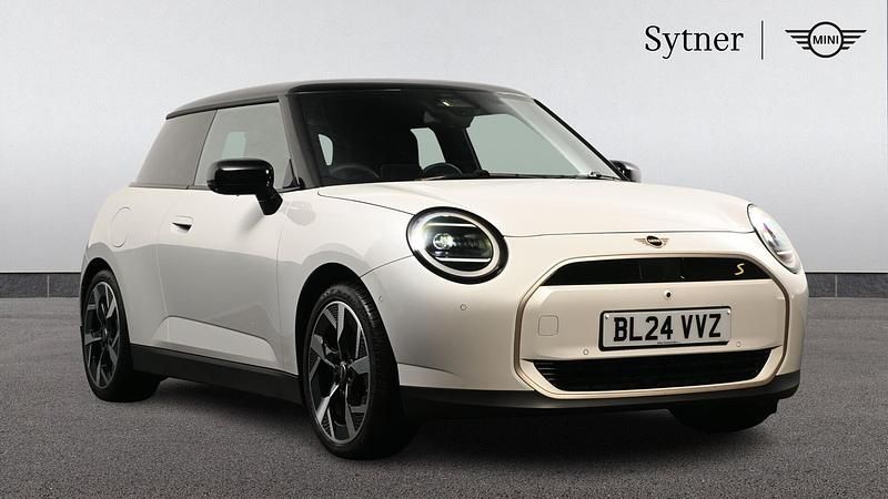 Used Mini Cooper SE Hatch 158 kW (215 HP) 2024 White Hatchback