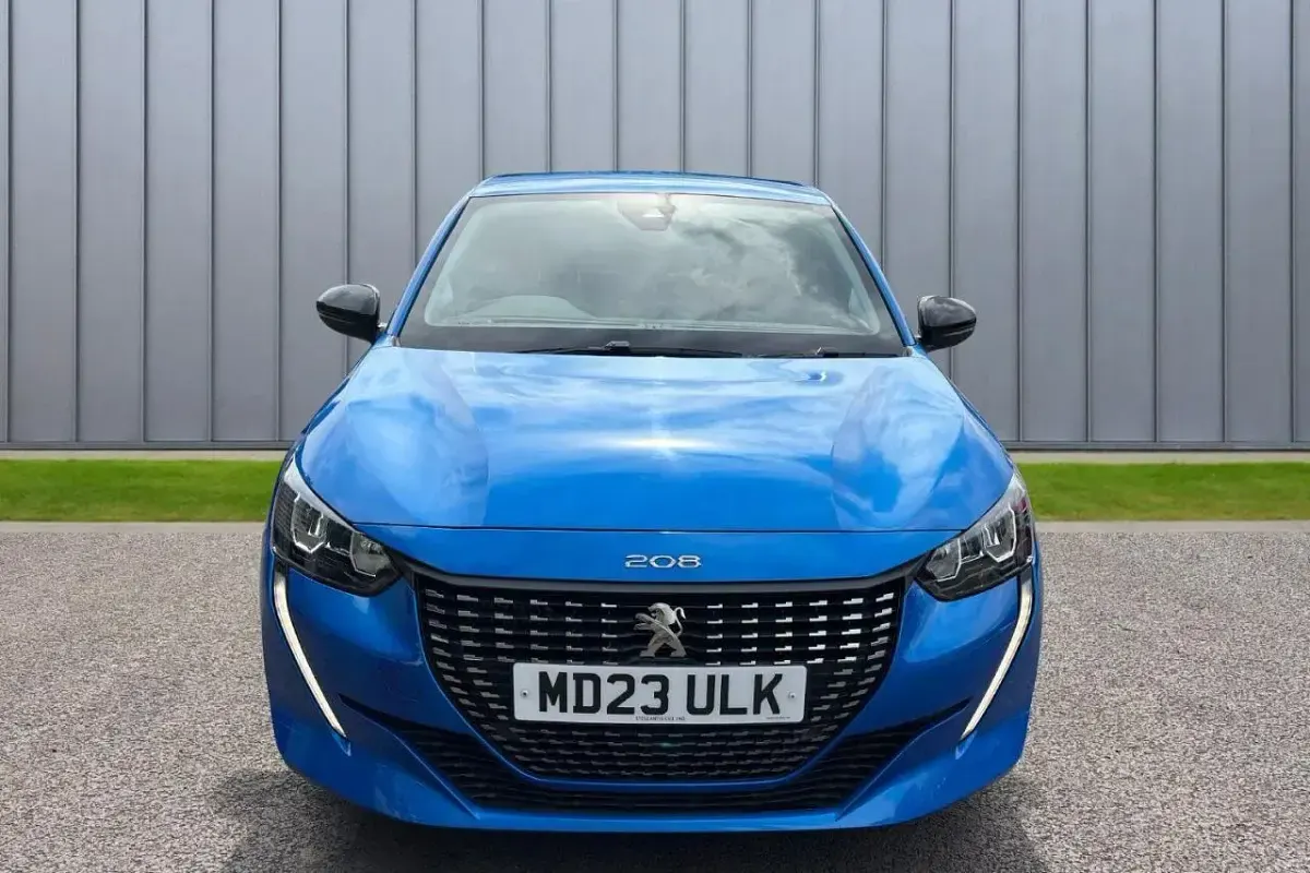 Used Peugeot 208 Allure+ 129 HP (94 kW) 2023 Blue Hatchback