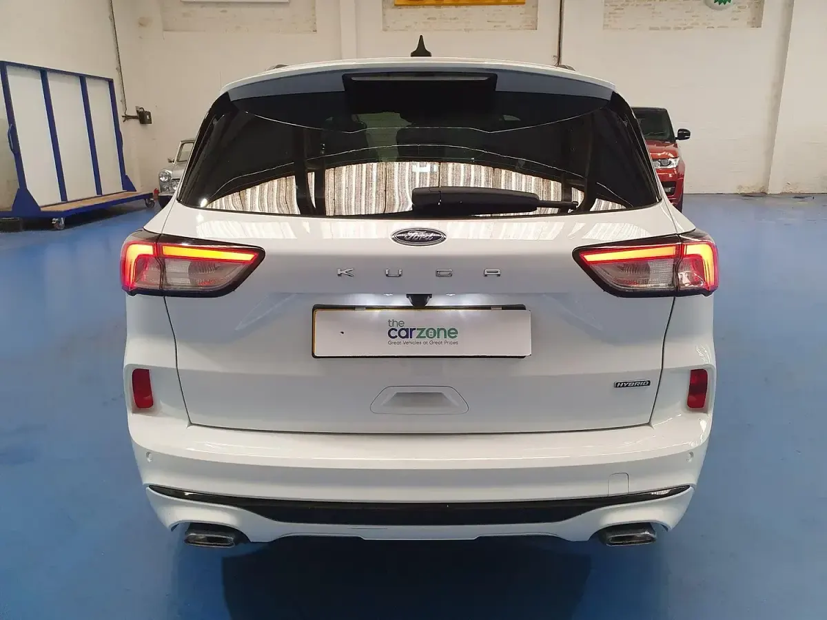 Used Ford Kuga ST-Line 225 HP (165 kW) 2023 White SUV