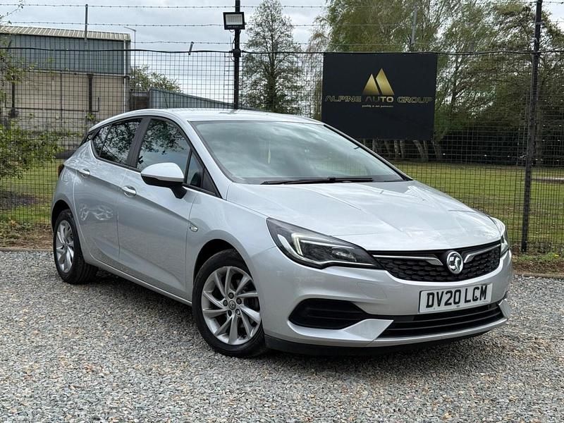 Second-hand Vauxhall Astra Business Edition 105 CP (77 kW) 2020 Argintiu Hatchback