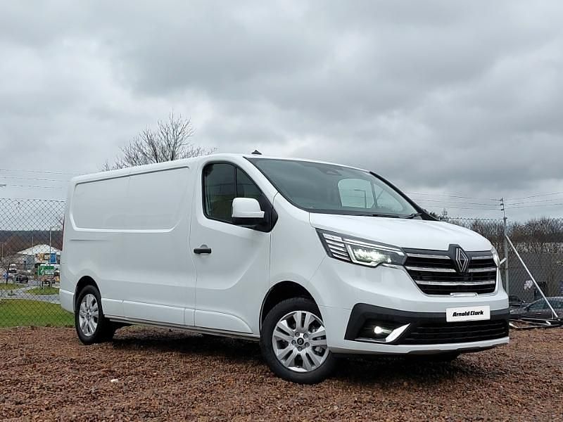 New Renault Trafic 2025 White MPV