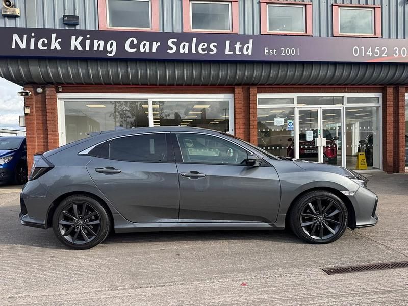 Used Honda Civic SR 120 HP (88 kW) 2020 Polished metal grey Hatchback