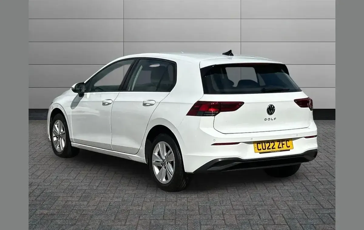 Used VW Golf VIII Life 110 HP (80 kW) 2022 White Hatchback
