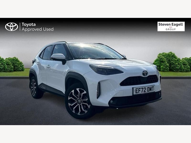 White Used 2023 Toyota Yaris Hybrid Design Hatchback | £20,634 (A bit pricey) - Image 1/3