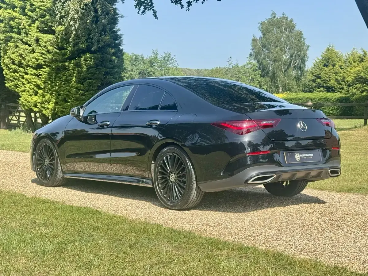 Usado Mercedes CLA180 AMG line 2023 Preto Sedan