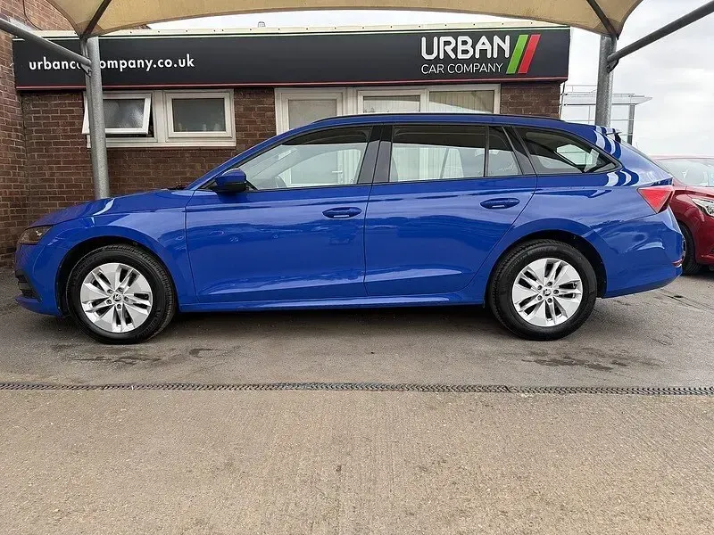 Used Skoda Octavia SE Technology 150 HP (110 kW) 2023 Blue Estate