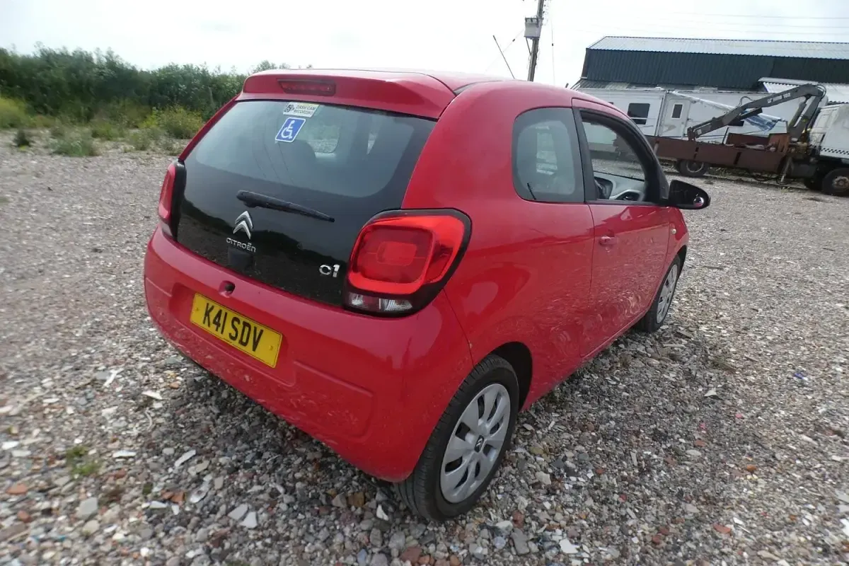 Used Citroën C1 Feel 68 HP (50 kW) 2015 Red Hatchback