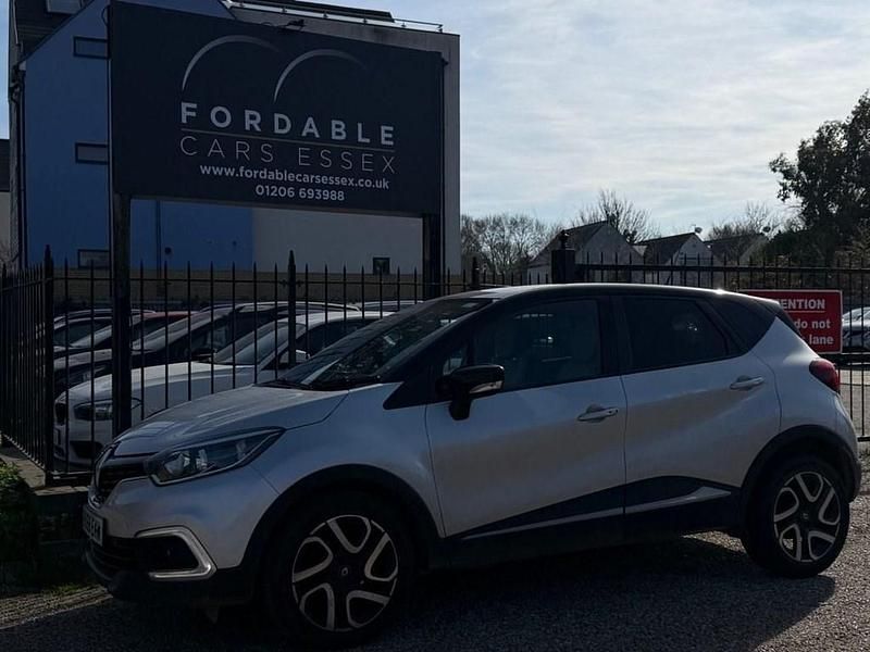 Used Renault Captur Iconic 90 HP (66 kW) 2018 Silver/black SUV