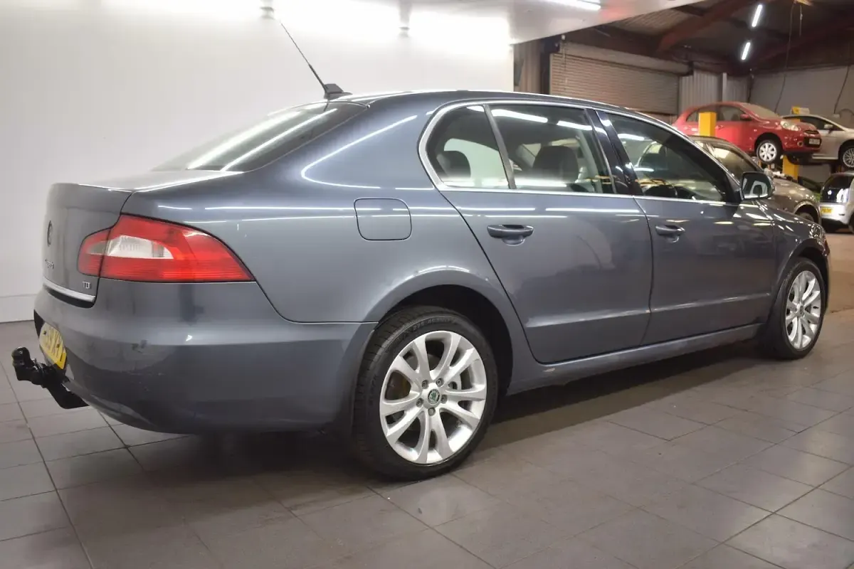 Used Skoda Superb SE 140 HP (102 kW) 2009 Grey Hatchback