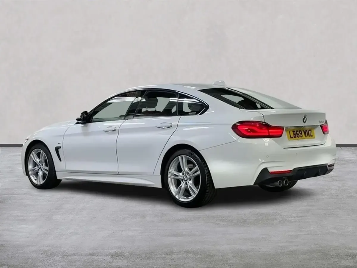 Usado BMW 420 M Sport 184 HP (135 kW) 2020 Branco Citadino