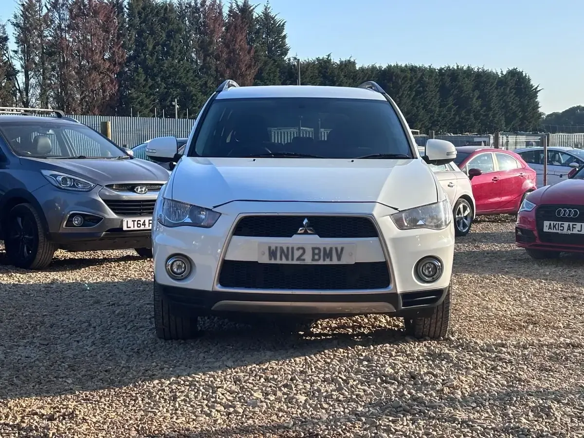 Used Mitsubishi Outlander 2012 White SUV