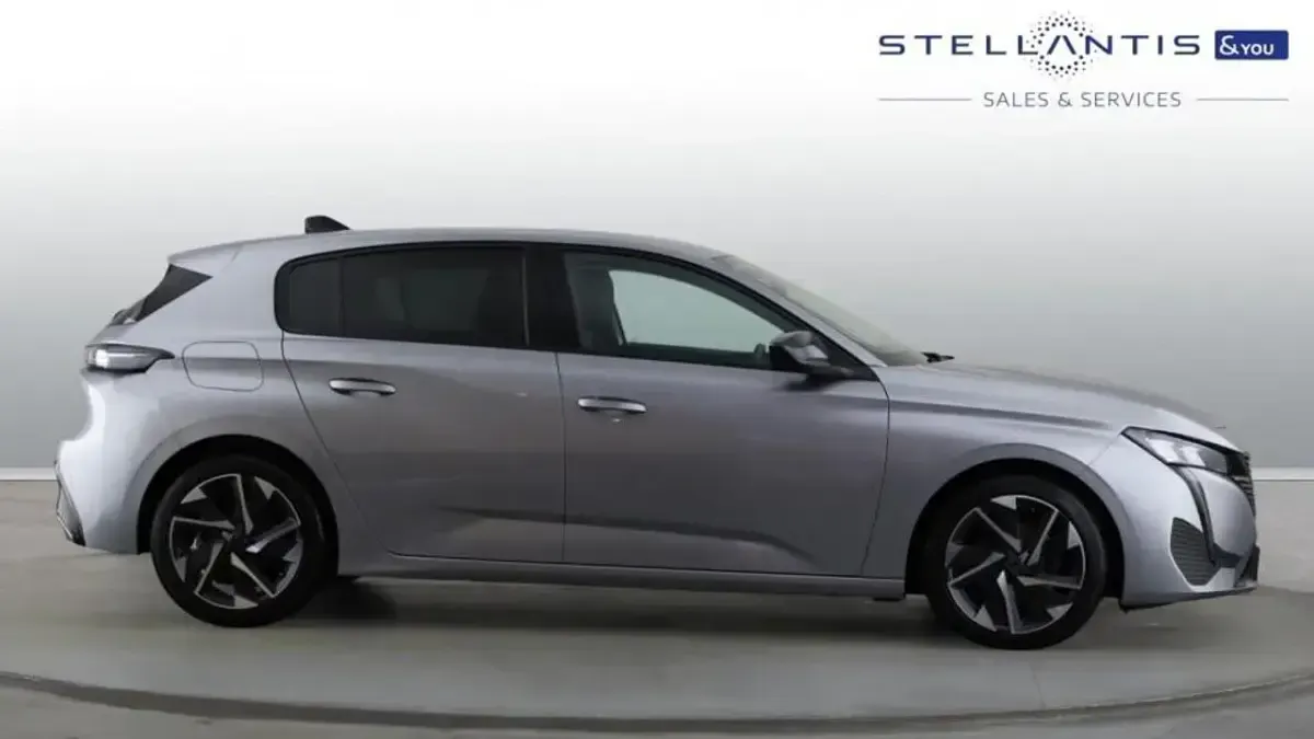 Used Peugeot 308 Allure Premium 129 HP (94 kW) 2023 Grey Hatchback