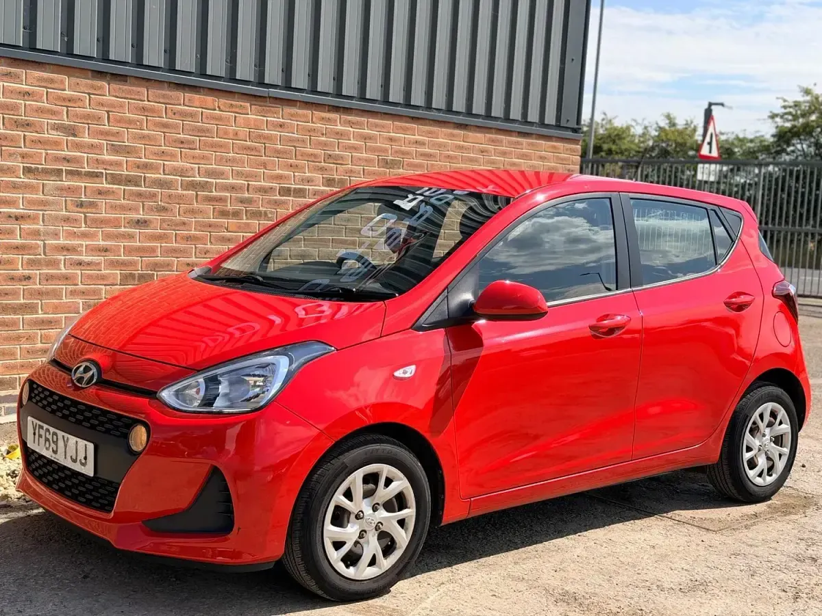 Used Hyundai i10 SE 66 HP (48 kW) 2019 Red Hatchback