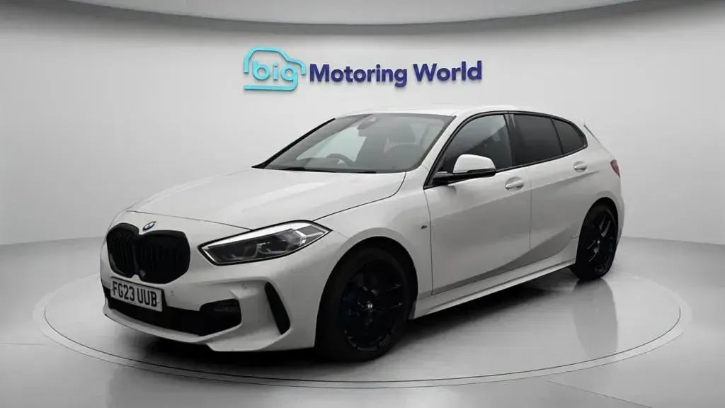 Used BMW 118 M Sport 136 HP (100 kW) 2023 White Hatchback