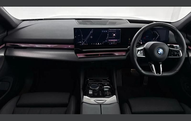 Used BMW 530e M Sport 295 HP (216 kW) 2025 Black Estate