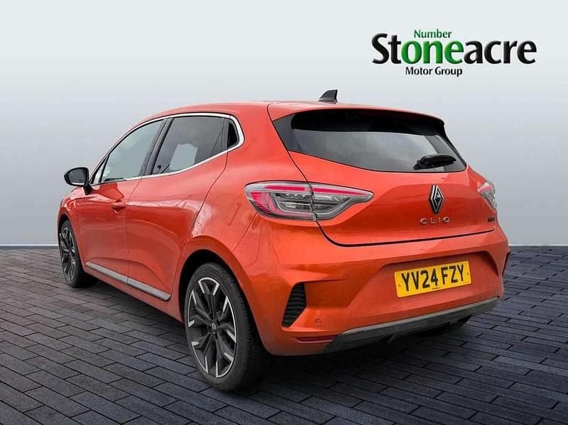 Used Renault Clio V Techno 140 HP (102 kW) 2024 Orange Hatchback