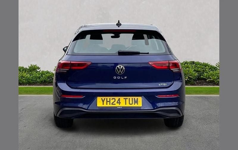 Used VW Golf VIII Life 150 HP (110 kW) 2024 Blue Hatchback