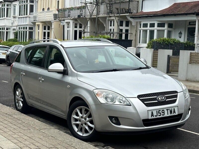 Silver Used 2009 Kia Ceed Estate | £1,995 (Super price) - Image 1/4