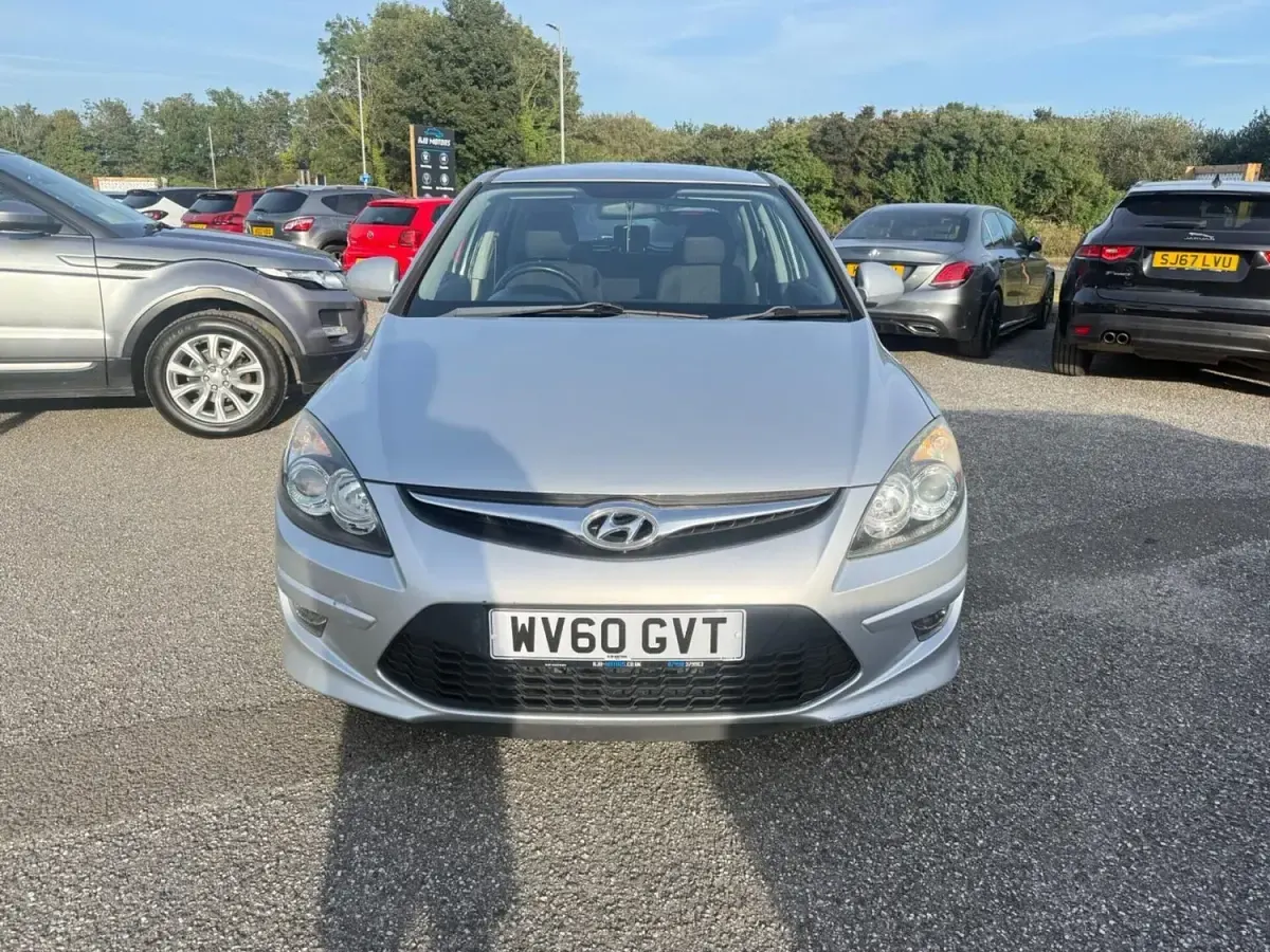 Used Hyundai i30 Comfort 108 HP (79 kW) 2010 Silver Hatchback