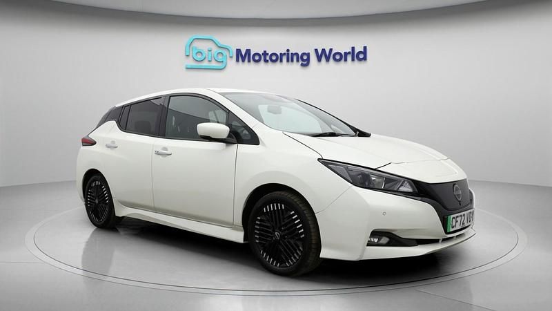 Used Nissan Leaf N-Connecta 110 kW (150 HP) 2023 White Hatchback