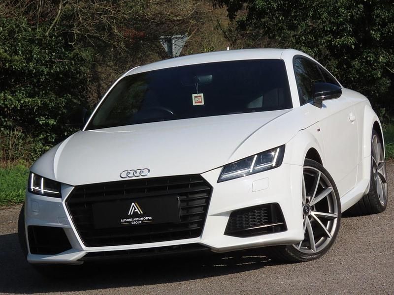 Used Audi TT Black Edition 180 HP (132 kW) 2018 White Coupe