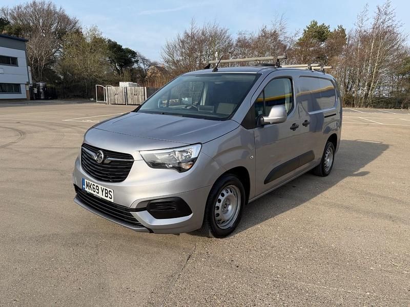 Second-hand Vauxhall Combo Sportive 100 CP (73 kW) 2019 Gri Monovolum