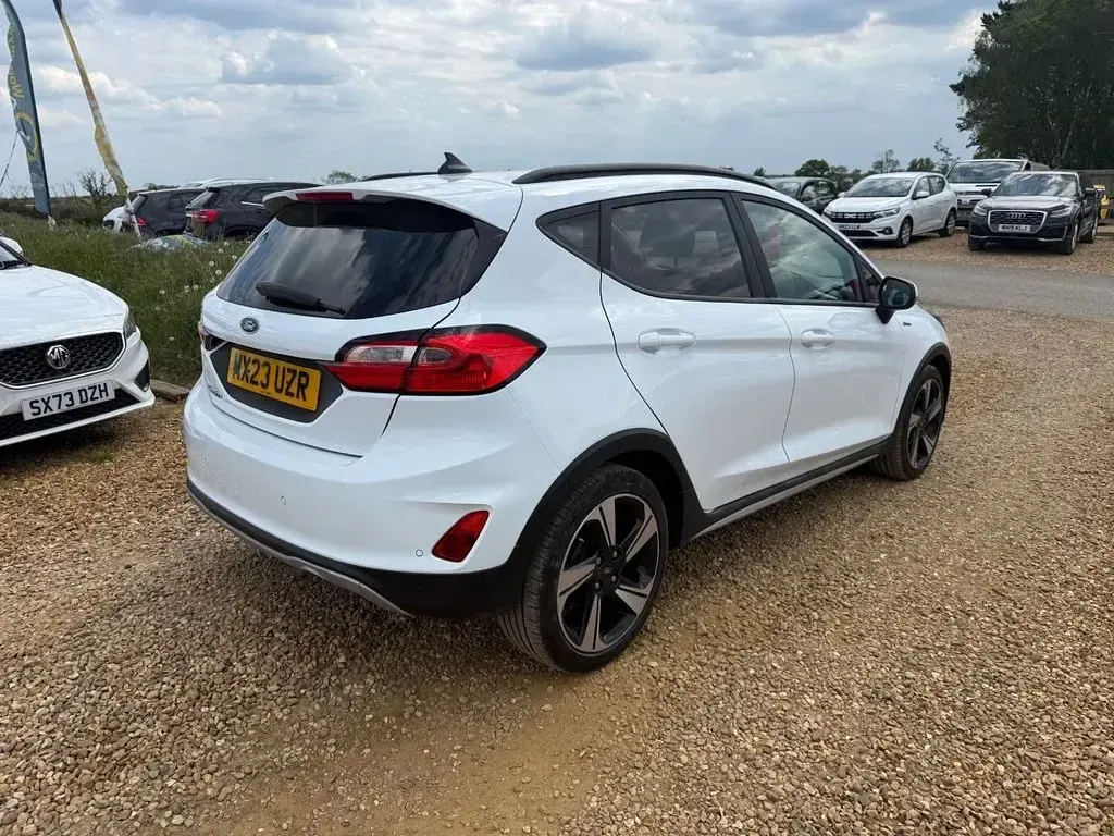 Usado Ford Fiesta Active 100 HP (73 kW) 2023 Branco Citadino