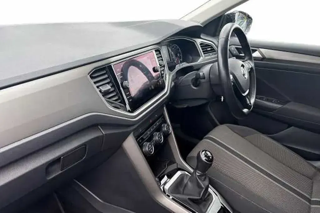 Used VW T-Roc SE 150 HP (110 kW) 2020 Black SUV