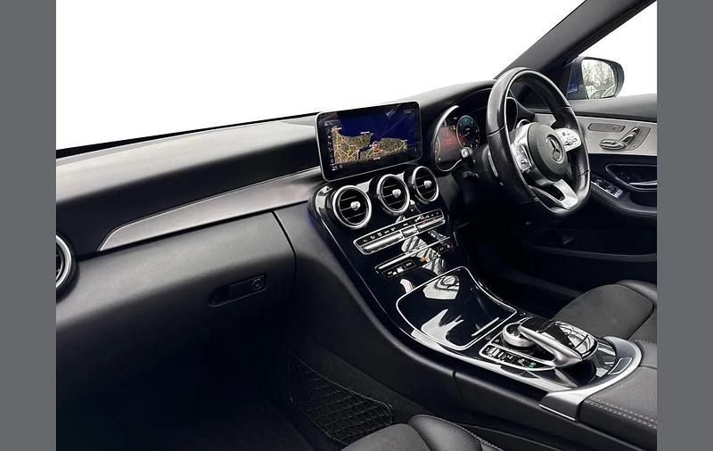 Used Mercedes C300 AMG Line Premium 241 HP (177 kW) 2019 Blue Sedan